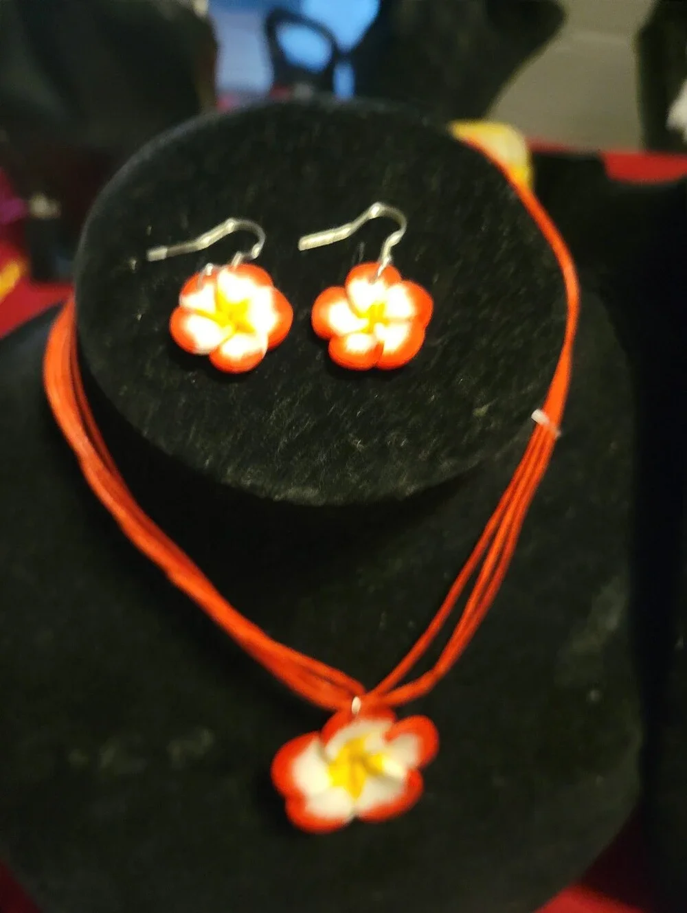 Red and White Flower Pendant Necklace and Earring Set